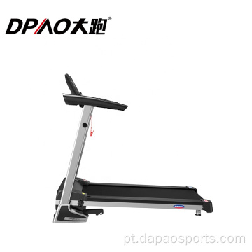 Equipamento de cardio doméstico indoodr executando esteira residencial